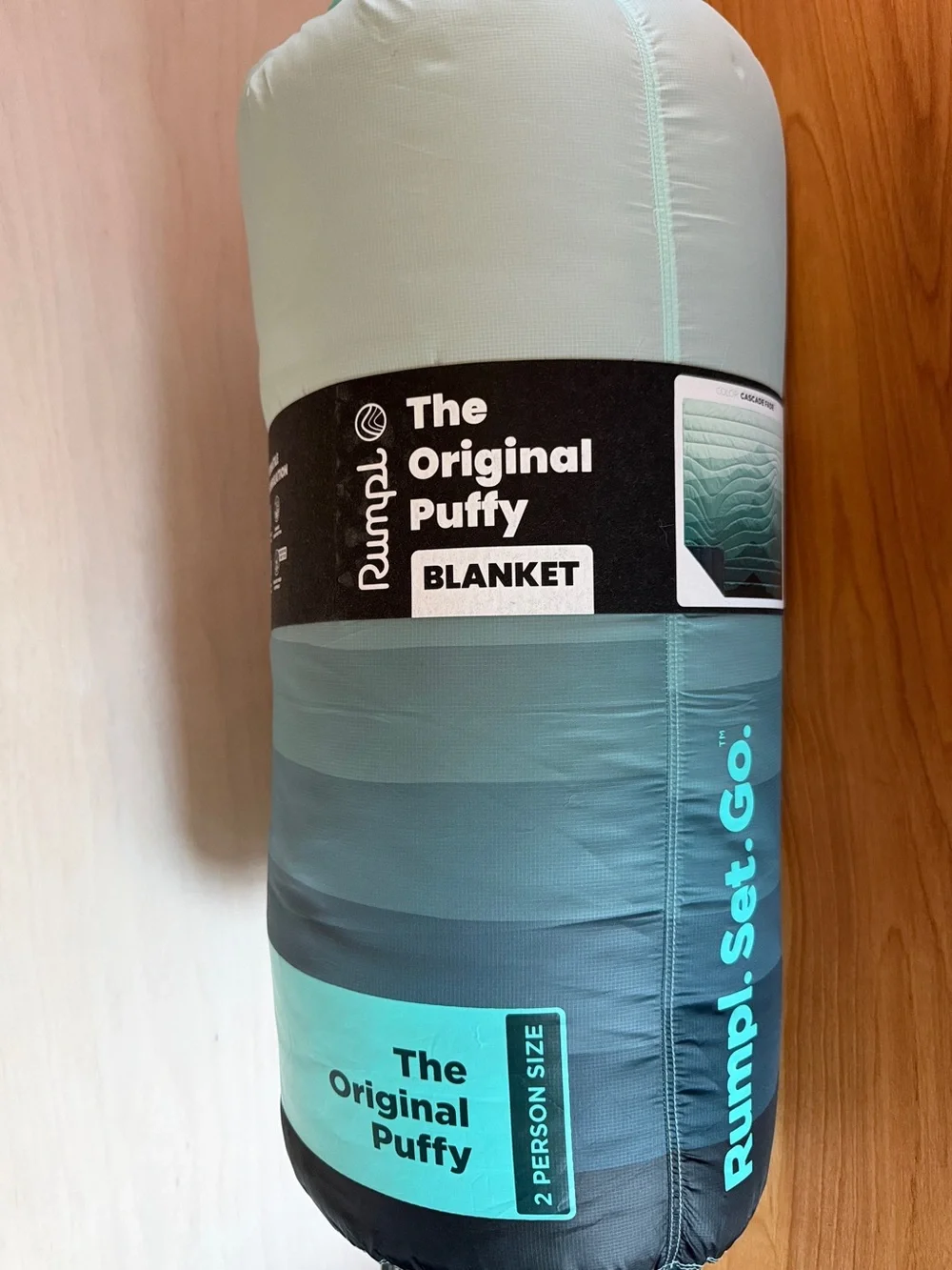 Rumpl Original Puffy 2 Person Blanket, Cascade Fade, 84“ x 80“, Camping, Vanlife